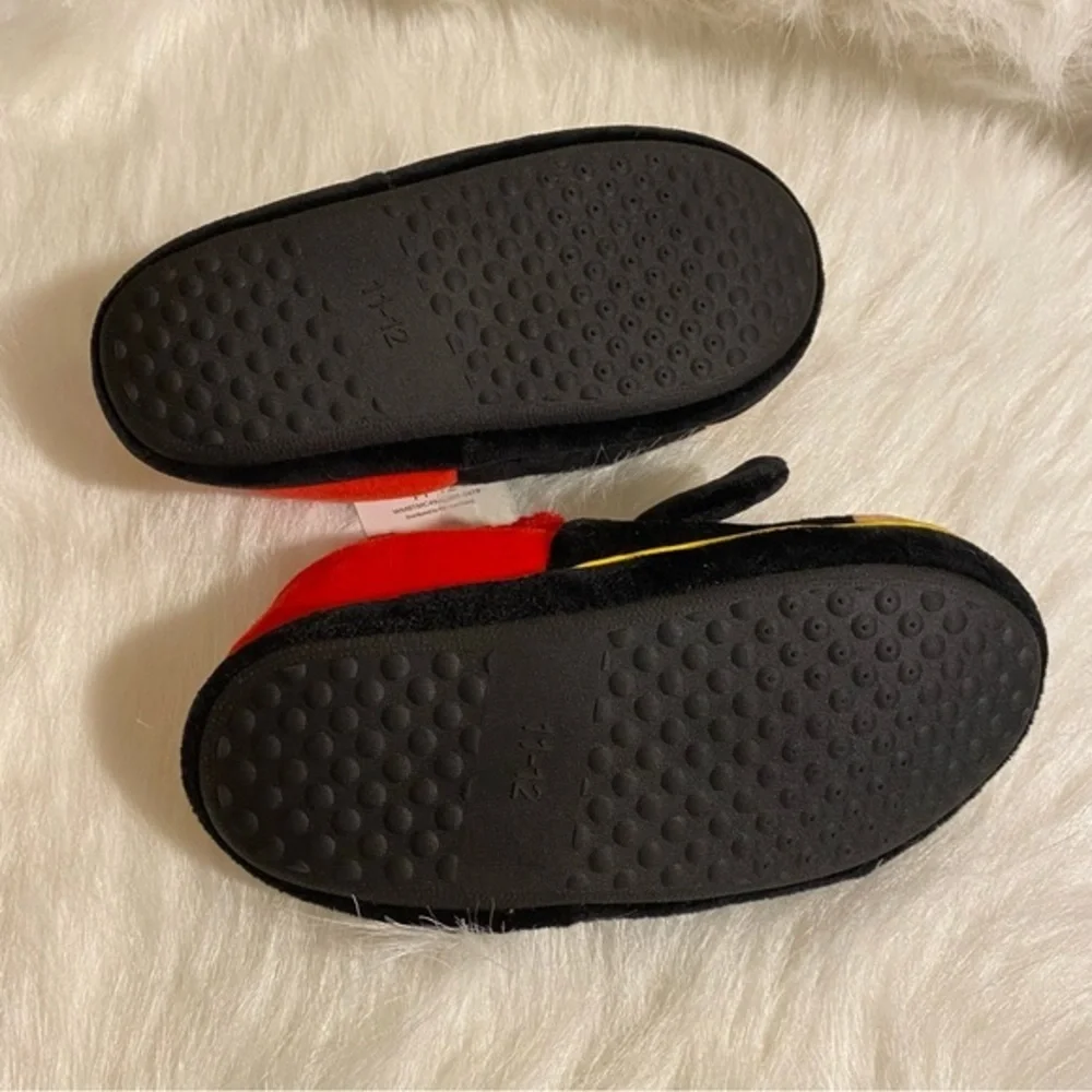 New Mickey Mouse Boys Slippers Size 11-12 Red Black Slip‎ On/Off